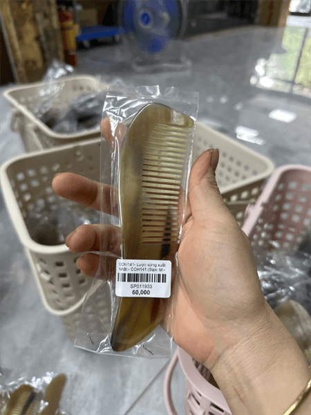 COH141- Lược sừng xuất Nhật - COH141 (Size: M - 16cm) Lược chuôi vát 2